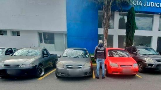 Carros retenidos en los patios de la Policía Nacional.