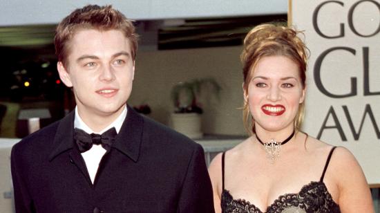 Leonardo DiCaprio y Kate Winslet en la edición 55 de los Golden Globe, 18 de enero de 1998.