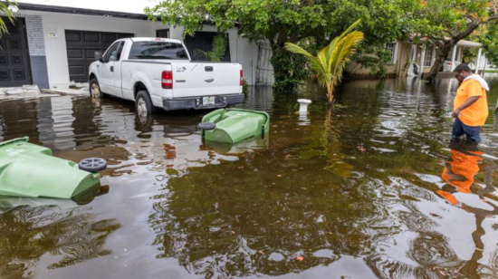 Graves inundaciones debido a las lluvias torrenciales en cinco condados sureños de Florida, en Estados Unidos, obligó al Gobierno de ese Estado a declarar la emergencia este 13 de junio de 2024.