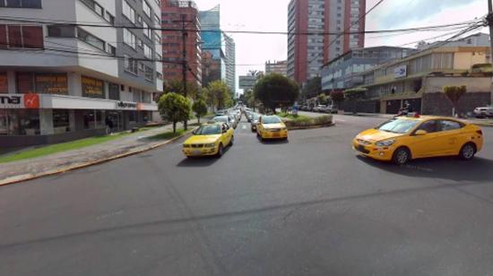 Imagen de la circulación vehicular en la avenida 12 de Octubre, en el norte de Quito.