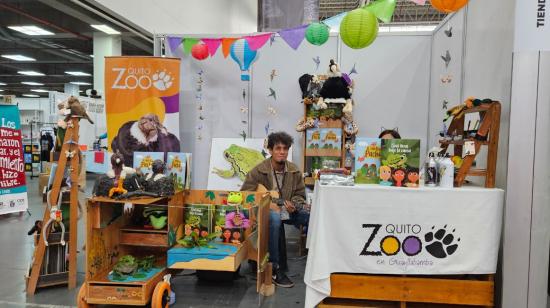 Stand en la Feria Internacional del Libro de Quito 2024.