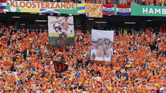 Hinchas de Países Bajos en el partido ante Polonia en la Eurocopa, 16 de junio de 2024.