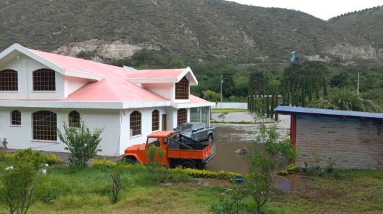 Desbordamiento del río Pisque, cerca de Quito. 