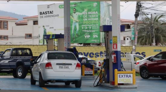 Imagen referencial de una gasolinera en Quito, el 14 de junio de 2024. 