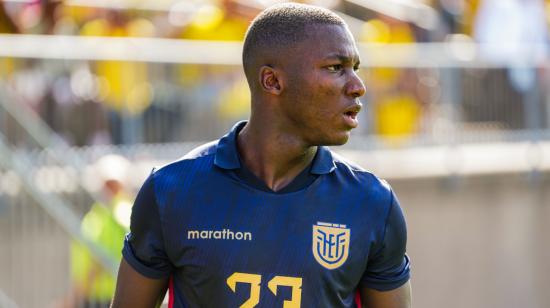 Moisés Caicedo, de Ecuador, reacciona  durante el partido amistoso ante Honduras en Rentschler Field, el 16 de junio de 2024.