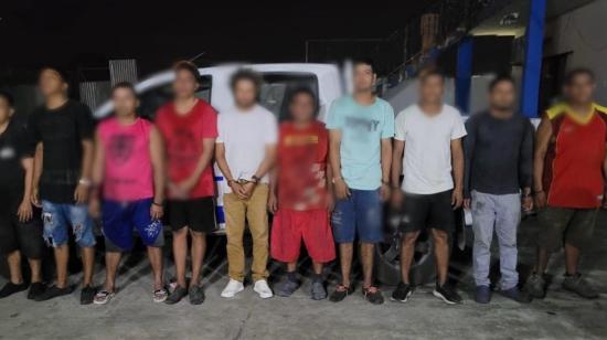 Los detenidos de una banda delictiva dedicada a robos en las vías de Guayas, el 20 de junio de 2024.