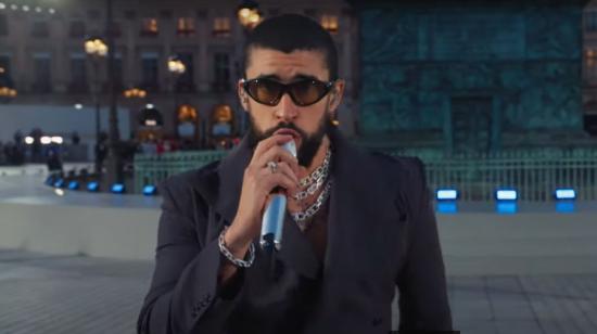 Bad Bunny, en el cierre del Vogue World 2024 en París.