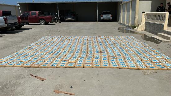 Los 947,15 kilos de droga incautados en una lancha pesquera el 26 de junio de 2024 frente a la costa de Santa Elena.