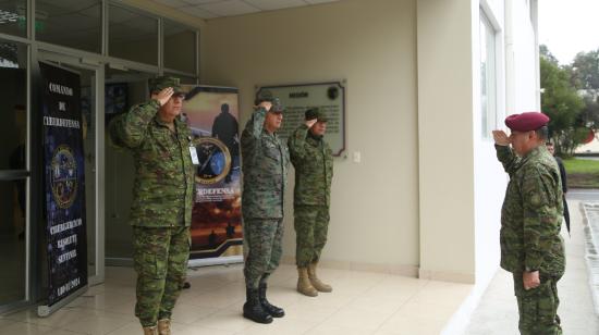 Alexander Levoyer, director de operaciones de FF.AA. en su visita al fuerte militar Rumiñagui el 8 de mayo de 2024.