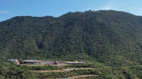 Vista del cerro Montecristi y ciudad Alfaro, en Manabí.