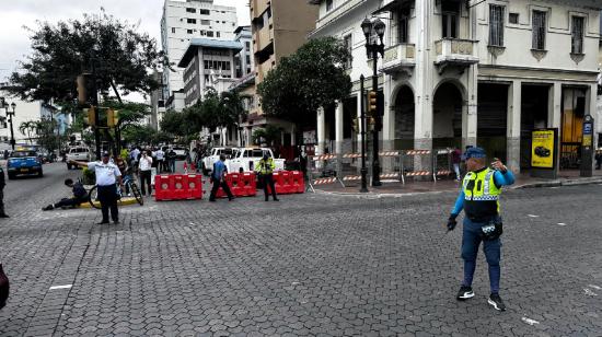 Dos intesrscciones de la calle 9 de Octubre se cerrarán, por apuntalamiento del edificio Fantasía.