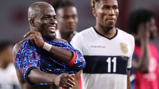 Enner Valencia festeja el empate el 30 de junio, ante México, que le permite a Ecuador avanzar a cuartos de final de la Copa América, donde enfrentará a Argentina. 