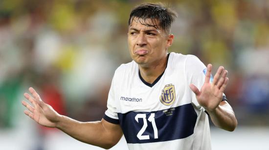 Alan Franco de Ecuador hace gestos durante el partido del Grupo D de la Copa América 2024 entre México y Ecuador, el 30 de junio de 2024 en Glendale, Arizona.