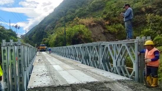 Un puente Bailey permite restablecer el tránsito por vía Baños-Puyo desde el 2 de julio de 2024. 