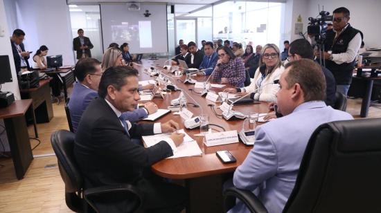 Imagen de una sesión de la comisión ocasional del 19 de junio en la que se recibió a varios expertos en temas penales.