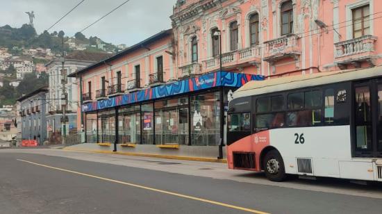 Unidad del Trolebús en el Centro Histórico de Quito.