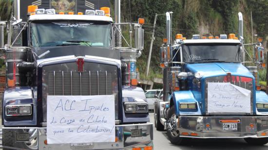 Transportistas y camioneros de Colombia bloquean la frontera entre Ecuador y Colombia, en el puente de Rumichaca, 3 de julio de 2024. 