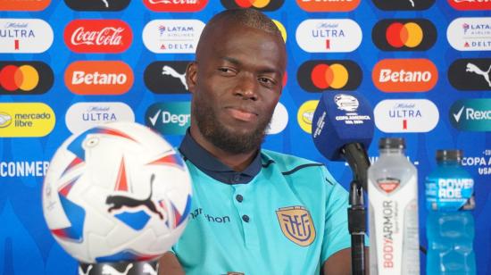 Enner Valencia, durante una rueda de prensa, previo al partido de Ecuador ante Argentina por la Copa América, el 3 de julio de 2024.