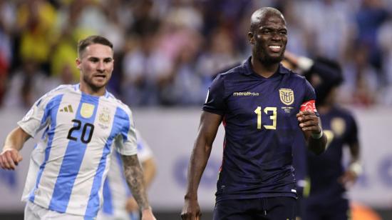 Enner Valencia, luego de errar un penal ante Argentina durante el tiempo regular, por los cuartos de final de Copa América.