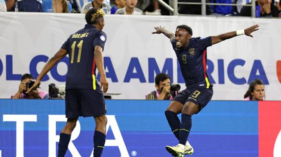 Kevin Rodríguez celebra el gol del empate ante Argentina, por los cuartos de final de la Copa América.