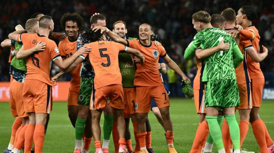 Países Bajos celebra la remonta ante Turquía este 6 de julio de 2024.
