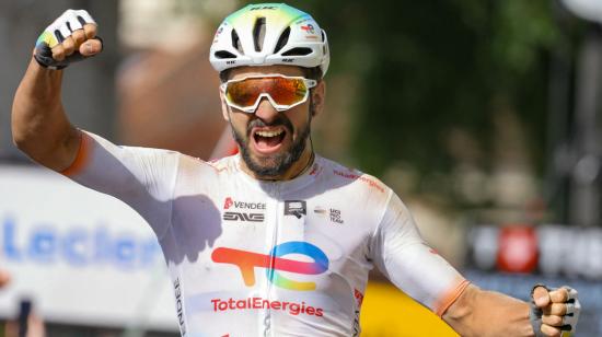 Anthony Turgis gana la Etapa 9 del Tour de Francia, el 7 de julio de 2024.