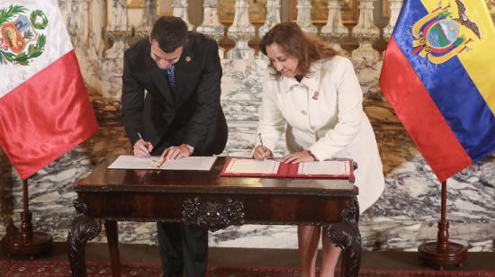 Daniel Noboa y Dina Boluarte firmaron en Lima un acuerdo conjunto para fortalecer la relación bilateral en materia de seguridad, migración, e impulso del empleo inclusivo, entre otros temas