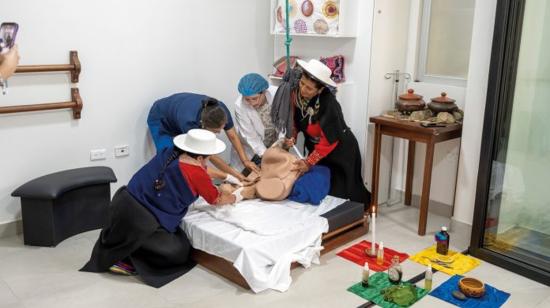 Laboratorio de parto intercultural de la UTPL.