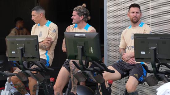 Ángel Di María, Rodrigo De Paul y Lionel Messi, en la concentración de Argentina, el 7 de julio de 2024.