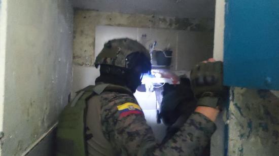 Imagen referencial de un militar durante un operativo.