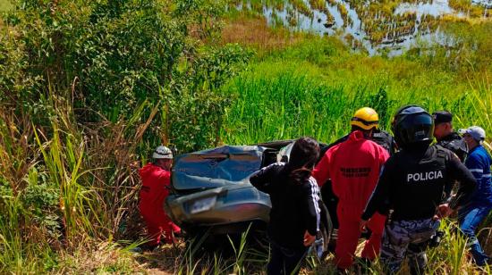 Uno de los carros implicados en un accidente de tránsito en Guayas, este 12 de julio de 2024.