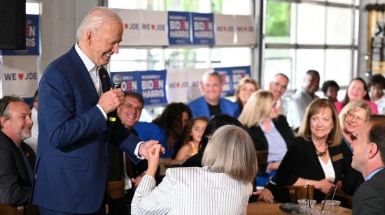 Joe Biden con sus seguidores en Northville, el 12 de julio de 2024.