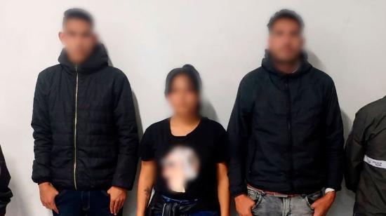 Personas detenidas en Quito por robo a personas.