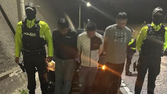 Tres detenidos por robo de piezas y partes de vehículos en Quito, el 14 de julio de 2024.