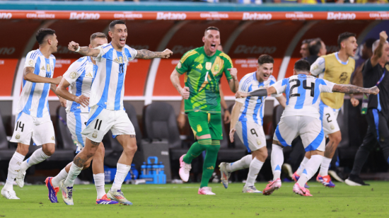 Los jugadores argentinos festejan en la final de la Copa América, en Miami, el 14 de julio de 2024.