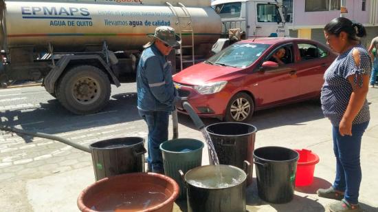 Quito: Altas temperaturas provocan cortes de agua en Pomasqui y Nayón: en Tumbaco se provee con tanqueros
