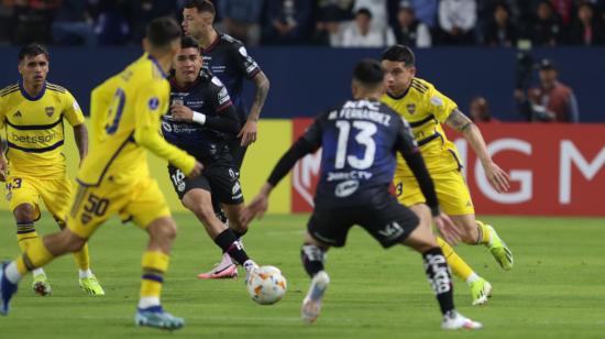 Independiente del Valle y Boca Juniors juegan en el estadio Banco Guayaquil, el 17 de julio de 2024.