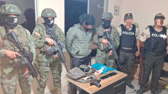 Militares capturan en Carchi a un presunto guerrillero colombiano