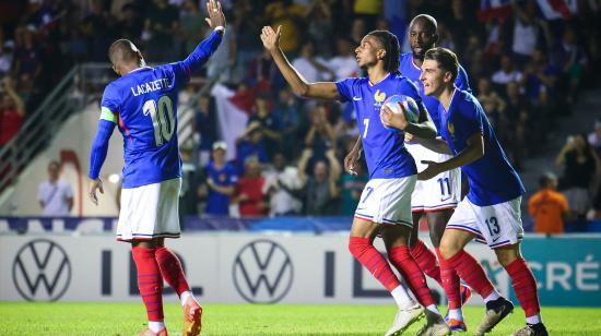 Jugadores de la selección olímpica de Francia, durante un amistoso previo a los Juegos Olímpicos, el 17 de julio de 2024.