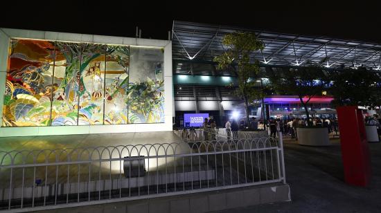 El Terminal Terrestre de Guayaquil inauguró su nuevo sistema de iluminación y entregó quioscos a comerciantes.