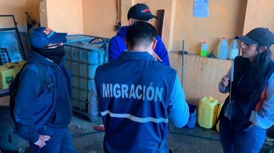 Cinco prestamistas extranjeros fueron detenidos en Quito