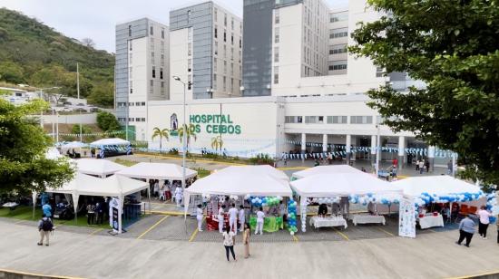 Una jornada de prevención de salud a las afueras del Hospital de Los Ceibos, en Guayaquil, el 15 de julio de 2024. Imagen referencial.