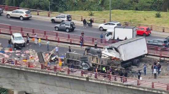 Varios vehículos quedaron en la Ruta Viva, tras un accidente de tránsito ocurrido el 25 de julio de 2024.