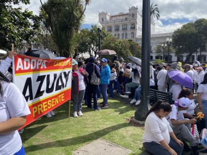 Los integrantes de la Cámara hicieron un plantón este 25 de julio en la Plaza de la Independencia de Quito.