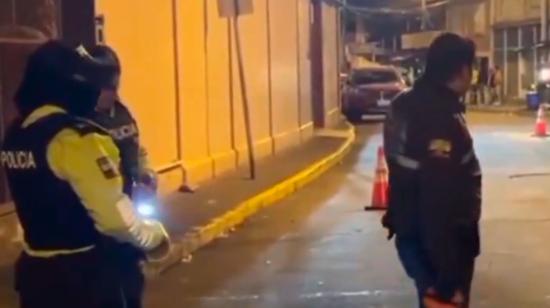 Hombres armados asesinaron a dos personas durante balacera en Cuenca