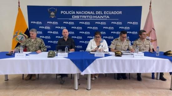 Rueda de prensa del Bloque de Seguridad en Manta.