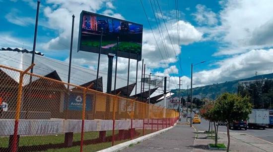 Quito: Con ordenanza se sancionará a empresas que se publiciten en vallas sin licencia