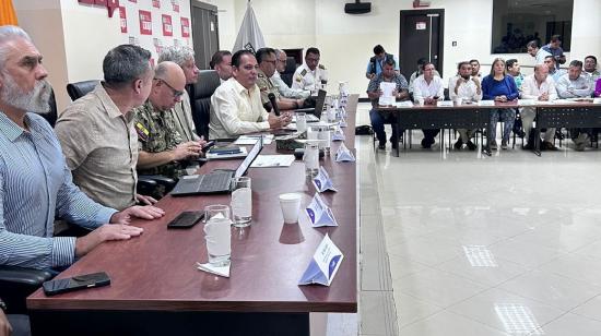 Reunión de transportistas y funcionarios del Gobierno en Samborondón el 29 de julio de 2024.