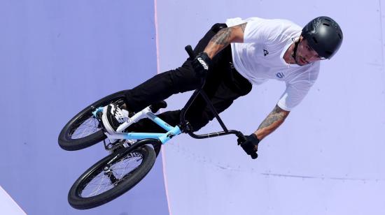 José Torres en acción en la disciplina de BMX freestyle este 31 de julio de 2024.