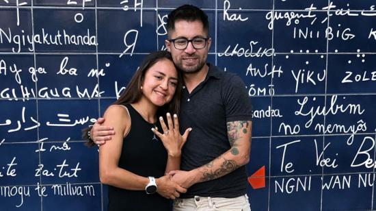 Glenda Morejón con su comprometido Marlon Pesantez en París, 2 de agosto de 2024.